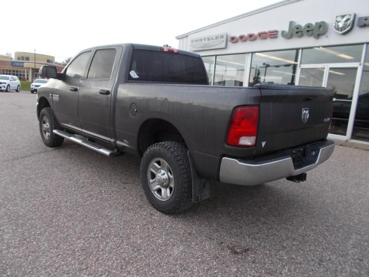 2016 RAM 2500 ST Photo4