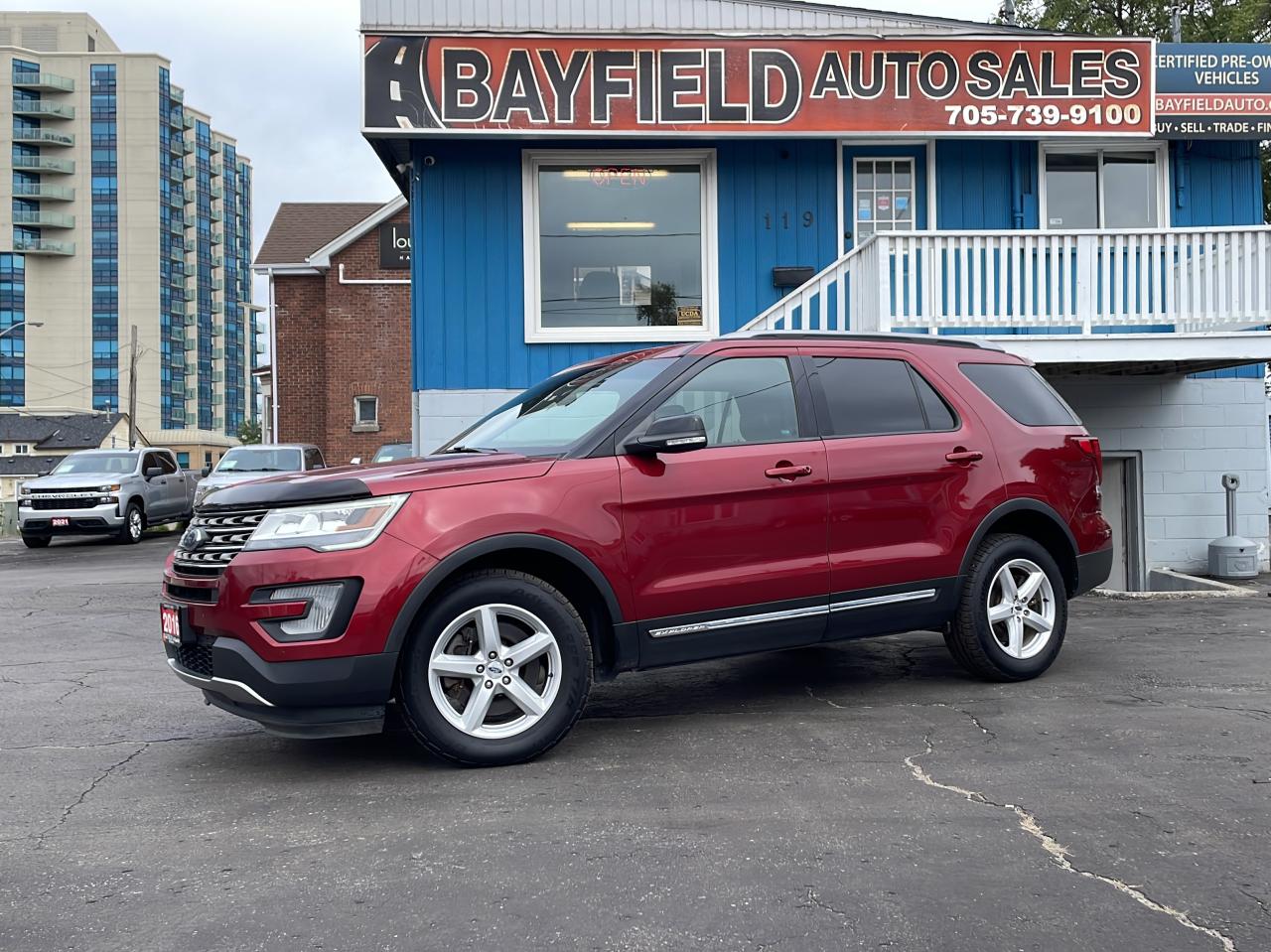 2016 Ford Explorer XLT 4WD **Leather/6 Passenger/Navigation**