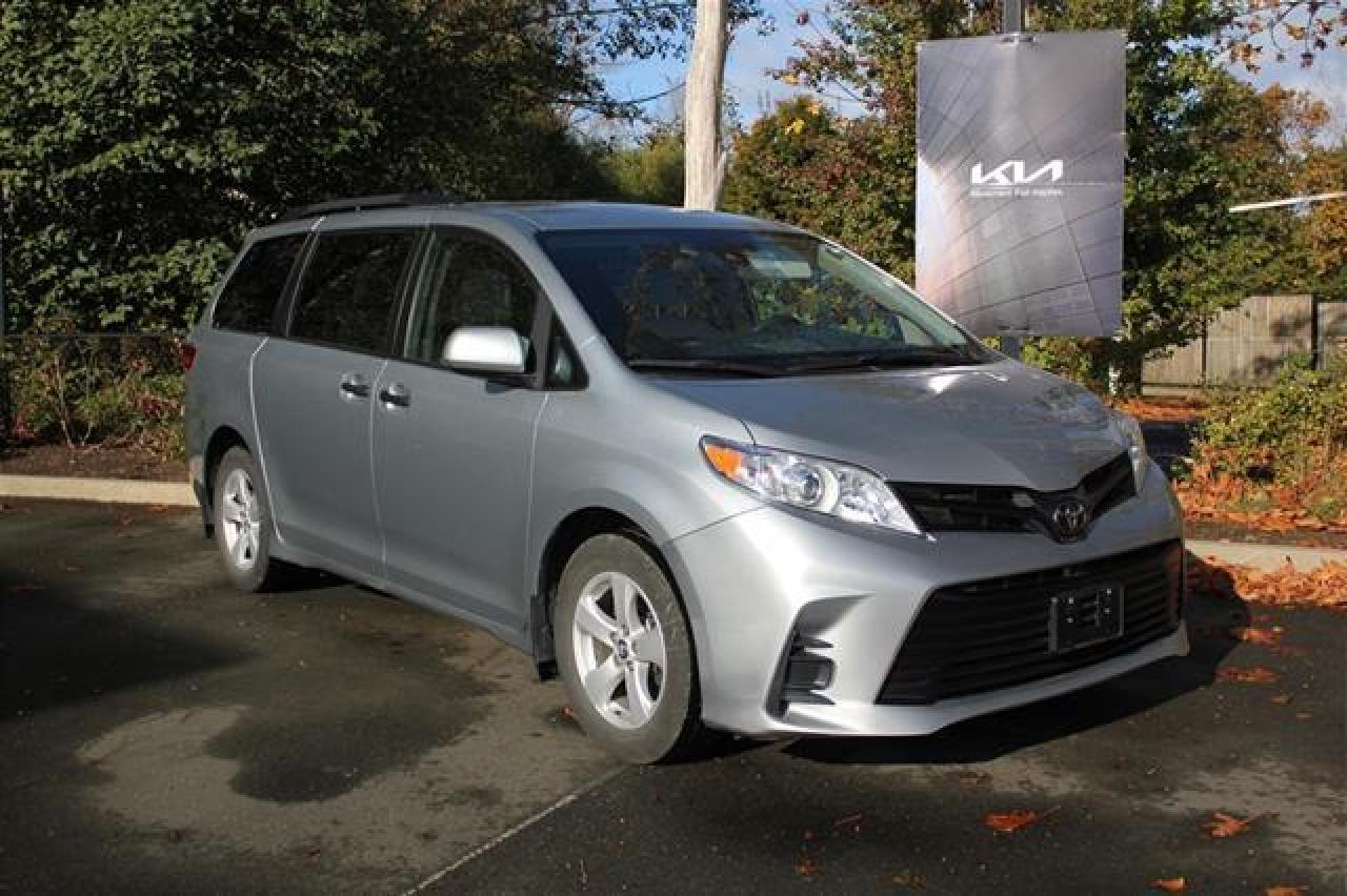 Used 2020 Toyota Sienna CE for sale in Courtenay, BC