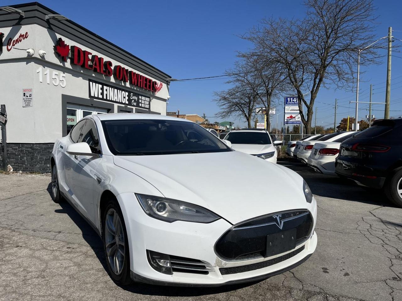 2014 Tesla Model S Base - Photo #2