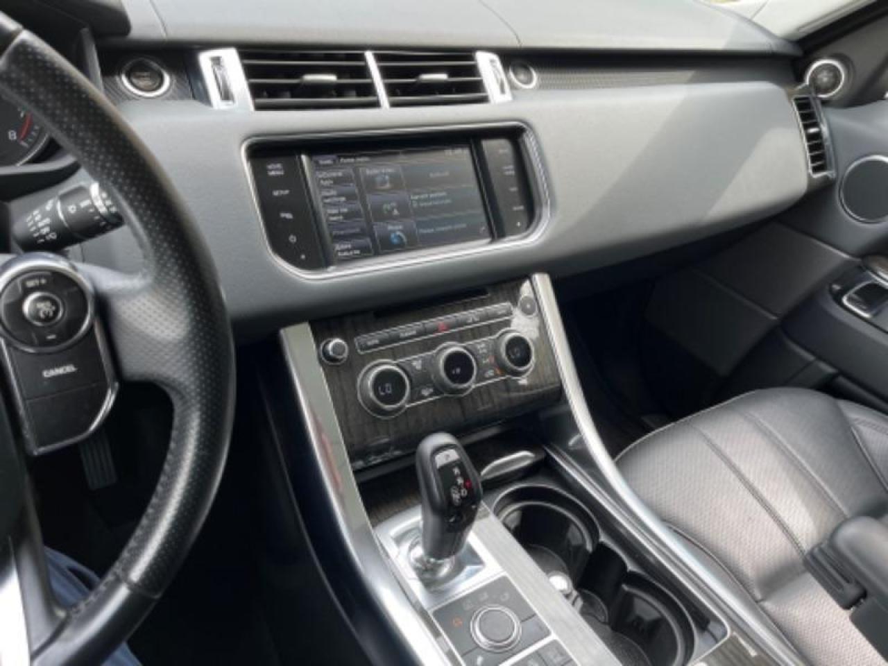 2015 Land Rover Range Rover Sport 4WD 4dr V6 HSE Photo2