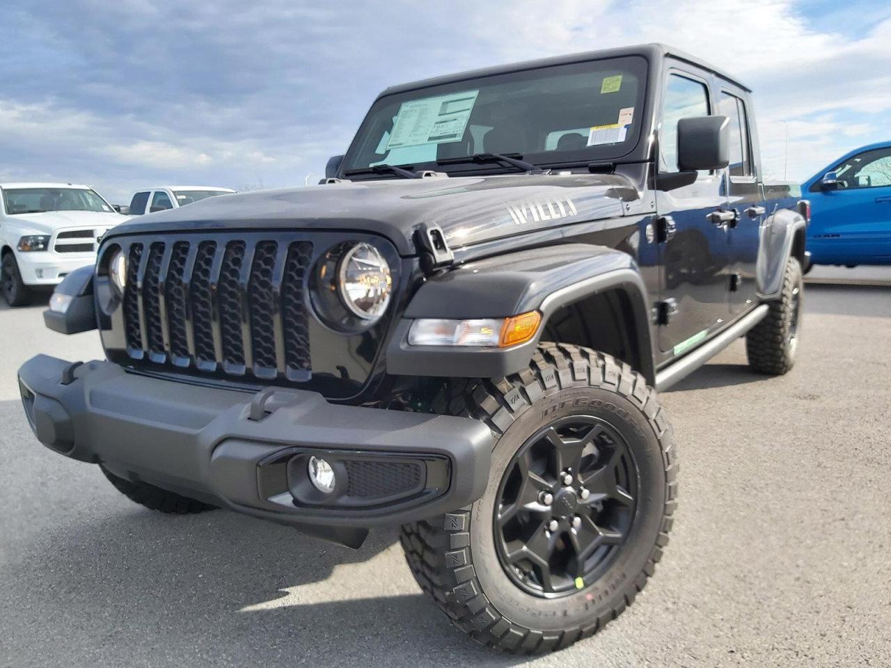 2023 Jeep Gladiator Sport S Photo2