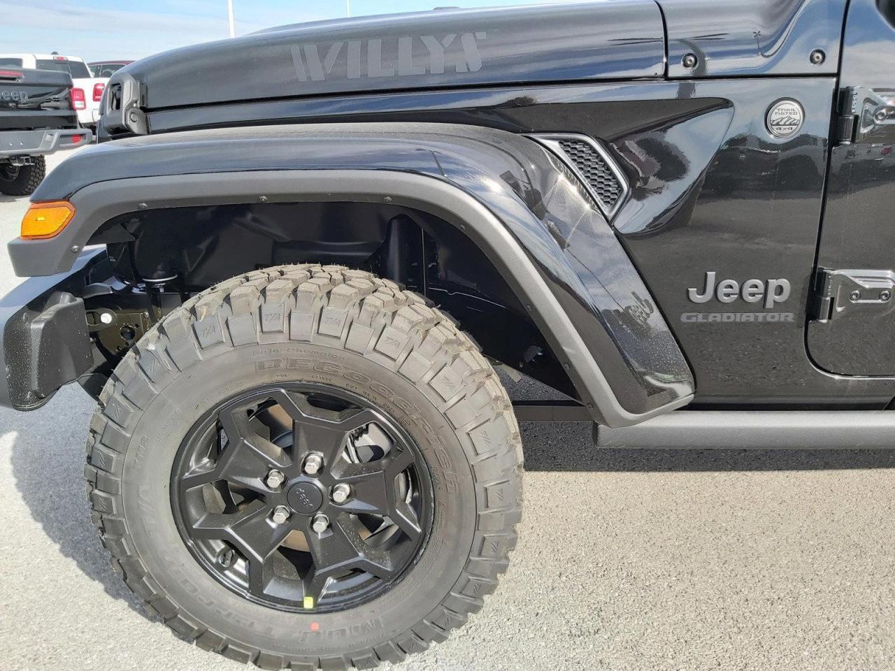 2023 Jeep Gladiator Sport S Photo3