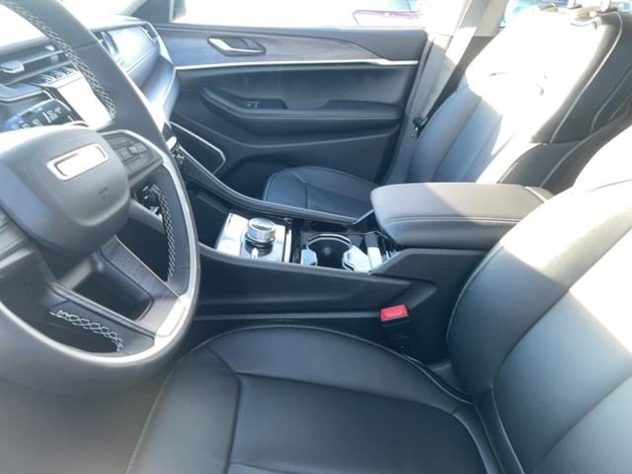 2023 Jeep Grand Cherokee Limited Photo3