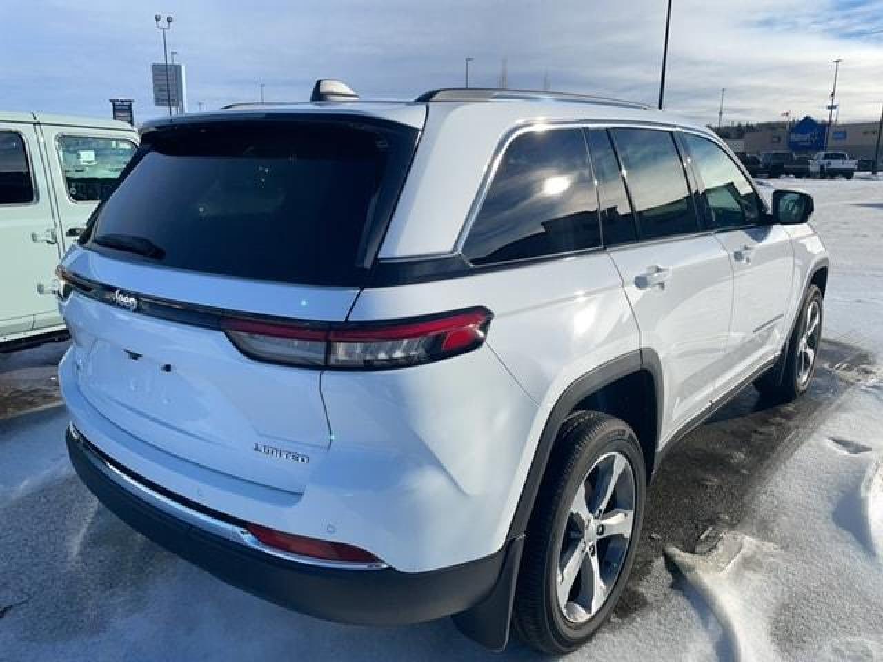 2023 Jeep Grand Cherokee Limited Photo4