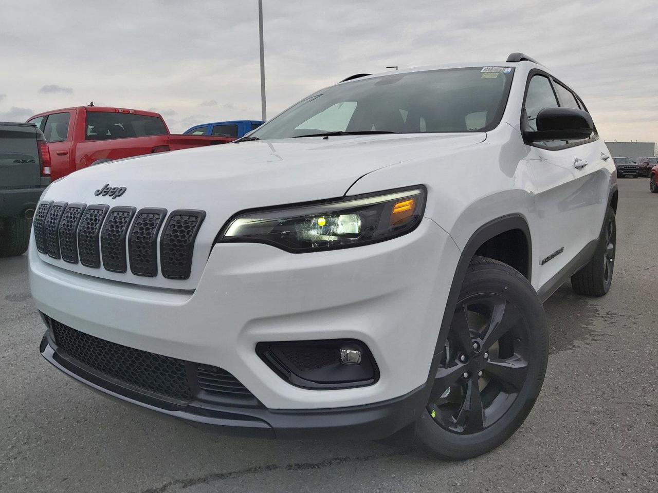 2022 Jeep Cherokee Altitude Photo2