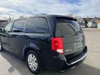 2019 Dodge Grand Caravan SXT - Photo #5