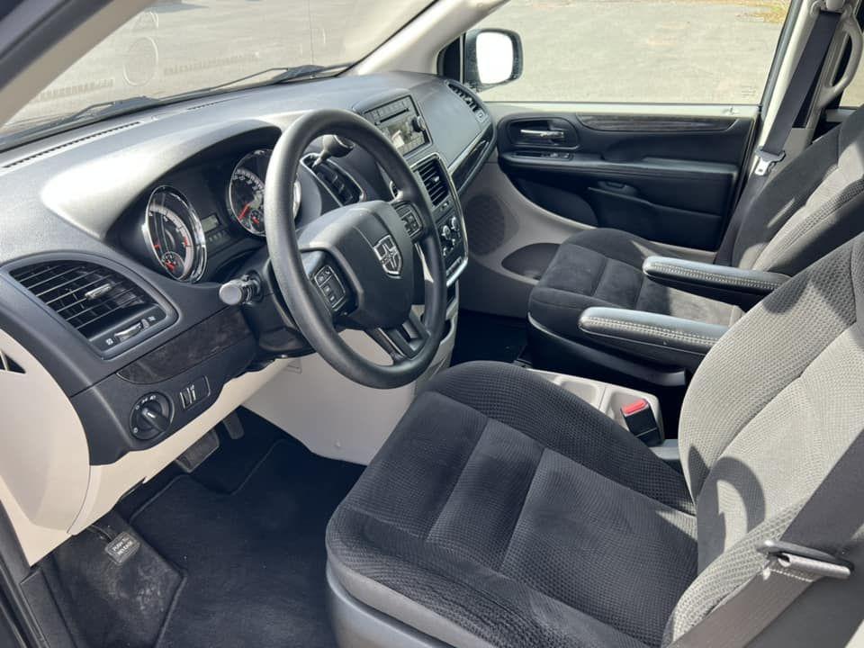 2019 Dodge Grand Caravan SXT - Photo #7