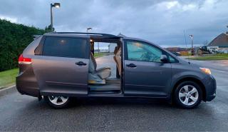 2011 Toyota Sienna 5dr V6 7-Pass FWD - Photo #2