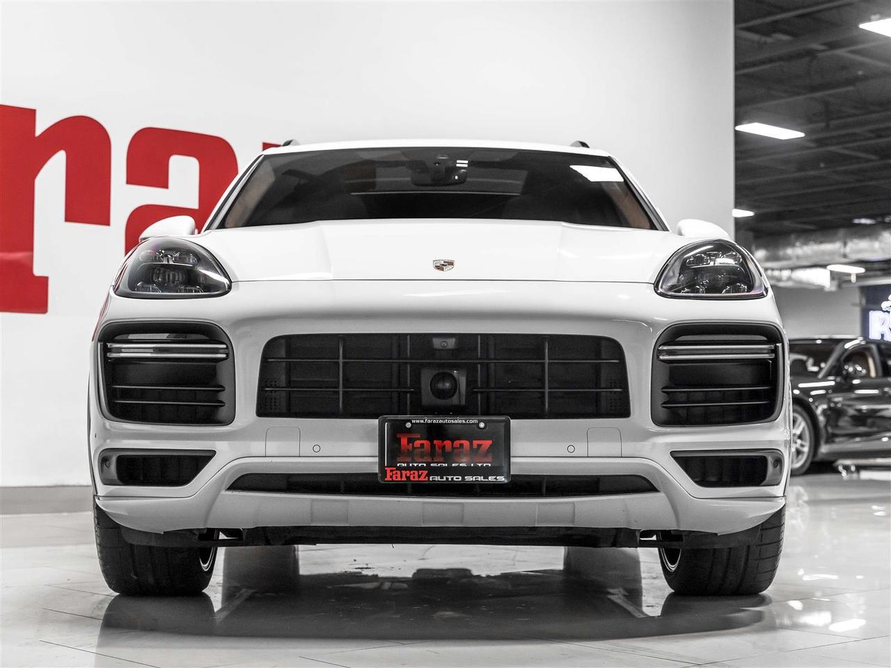 2019 Porsche Cayenne Turbo|Premium Plus Pkg|Sport Design Pkg|Carbon Fiber Interior Pkg|Sport Chrono Pkg Photo