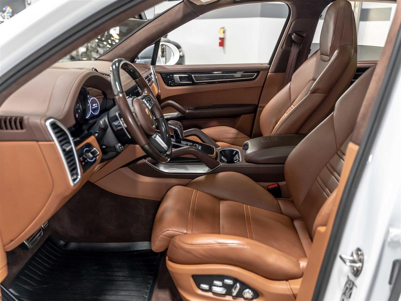 2019 Porsche Cayenne Turbo|Premium Plus Pkg|Sport Design Pkg|Carbon Fiber Interior Pkg|Sport Chrono Pkg Photo