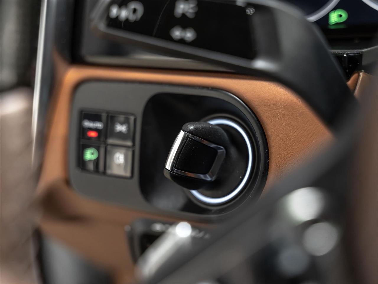 2019 Porsche Cayenne Turbo|Premium Plus Pkg|Sport Design Pkg|Carbon Fiber Interior Pkg|Sport Chrono Pkg Photo