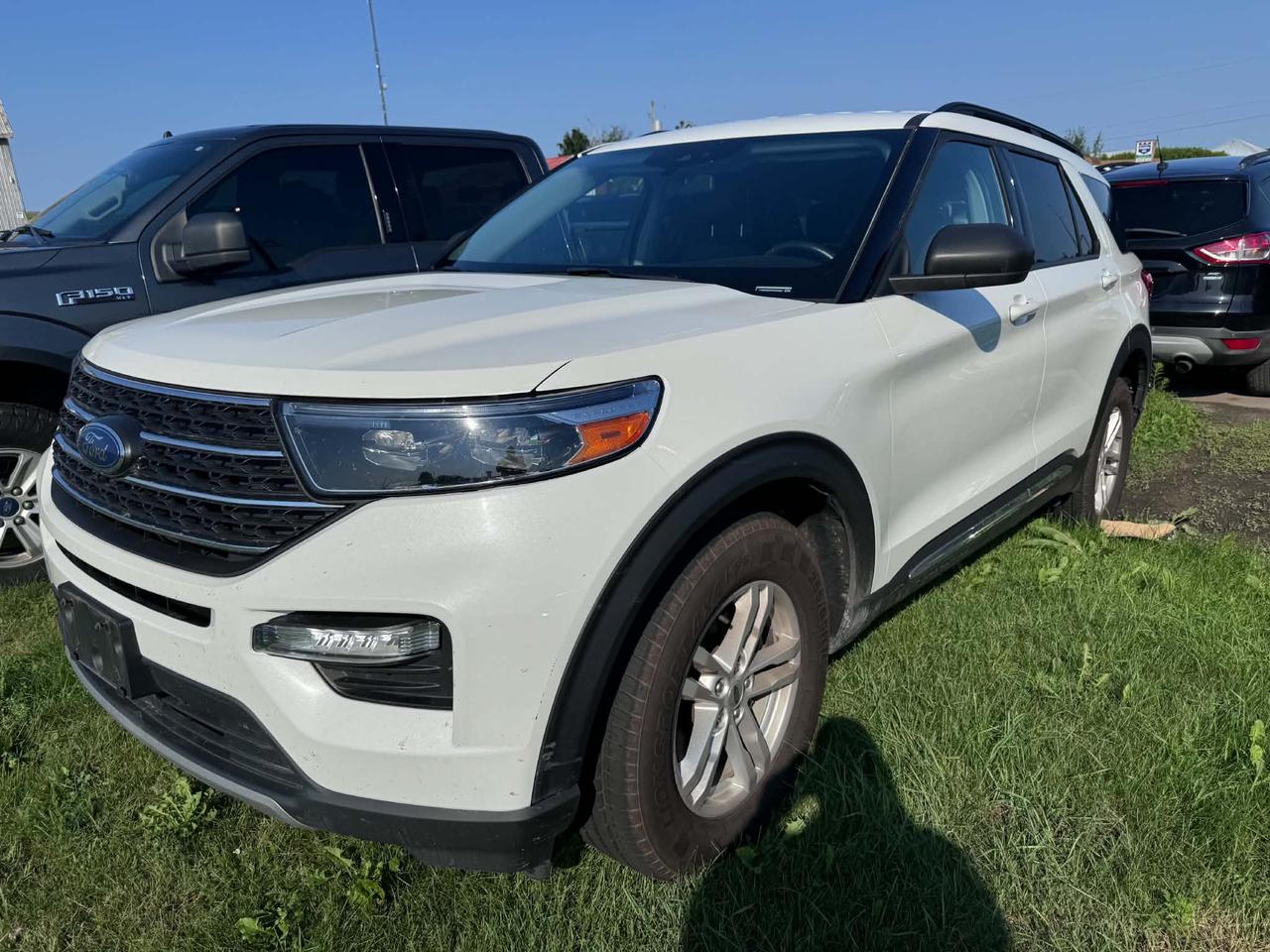 2023 Ford Explorer XLT 4WD Photo5