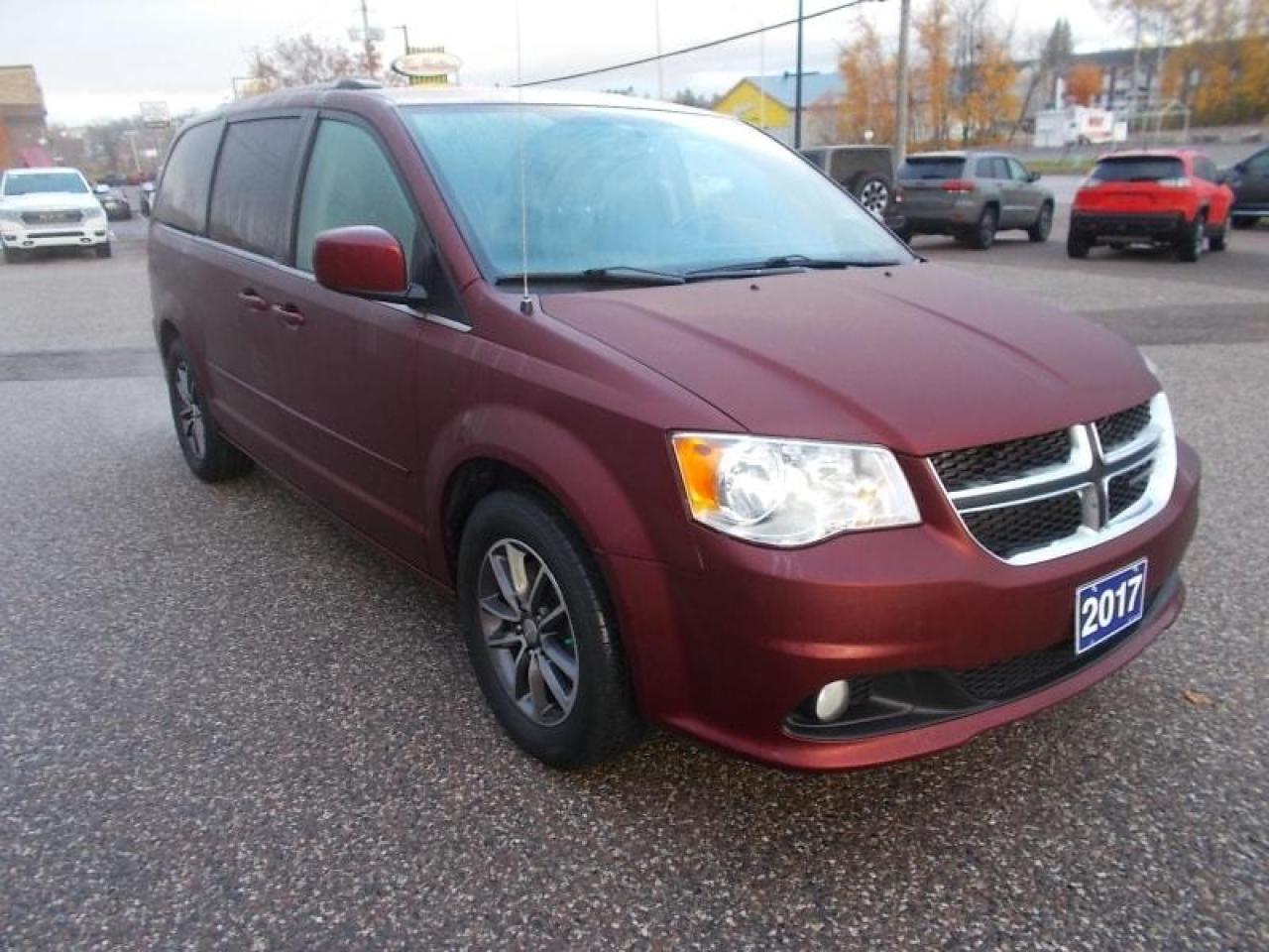 2017 Dodge Grand Caravan CVP/SXT Photo2