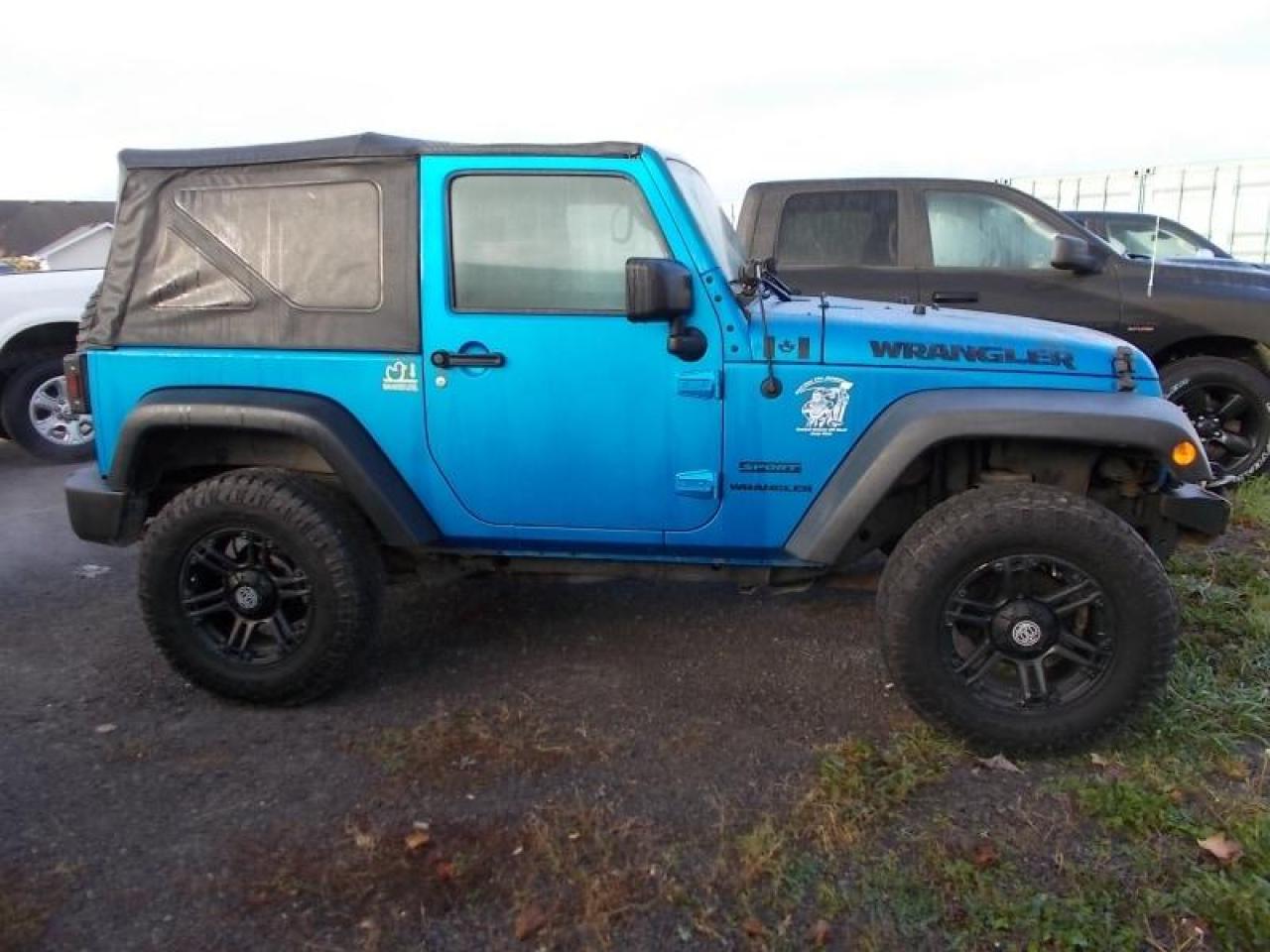 2016 Jeep Wrangler SPORT Photo3