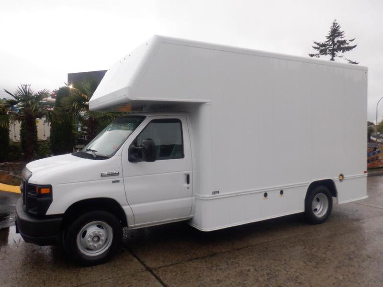 Used 2015 Ford Econoline 12 Foot E-350 Super Duty  Cube Van for sale in Burnaby, BC