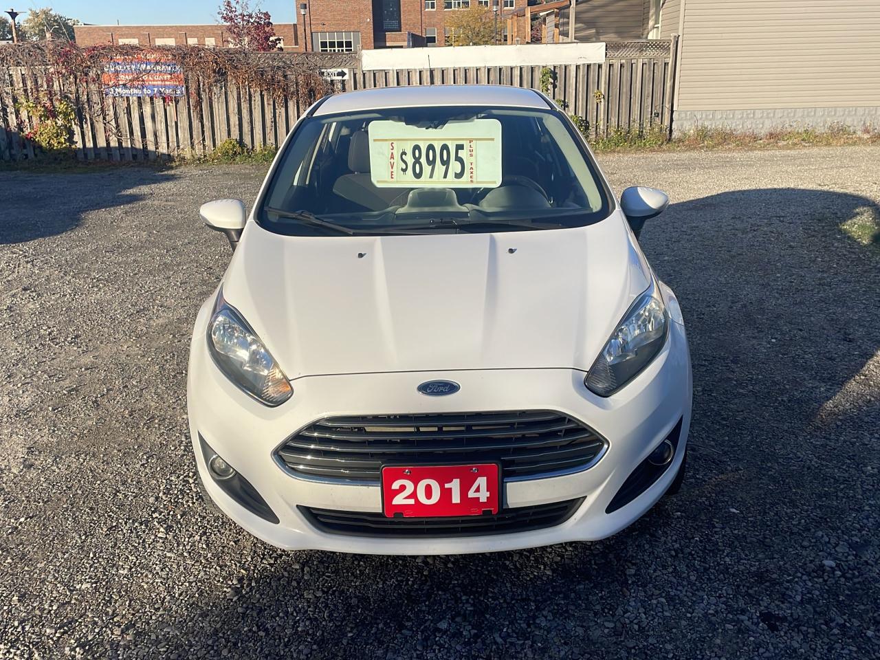 2014 Ford Fiesta SE - Photo #1