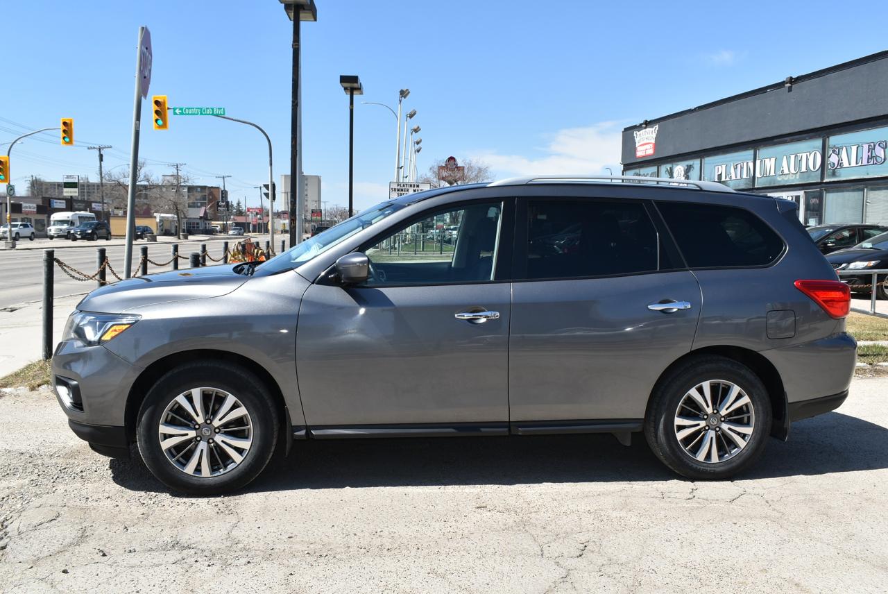 2019 Nissan Pathfinder SV Tech - Photo #3
