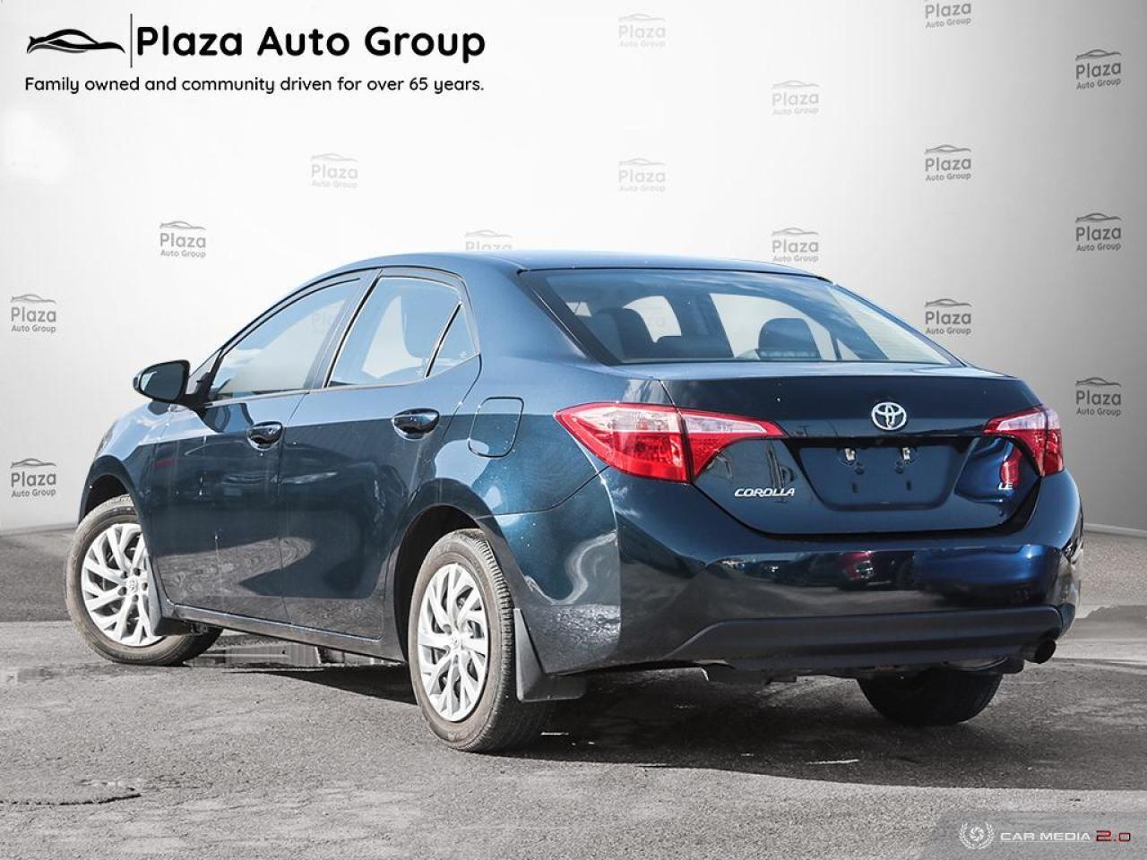 2017 Toyota Corolla SE Photo3