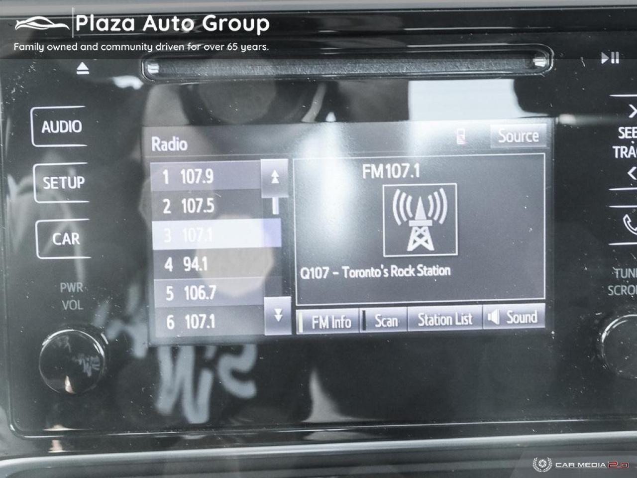 2017 Toyota Corolla SE Photo