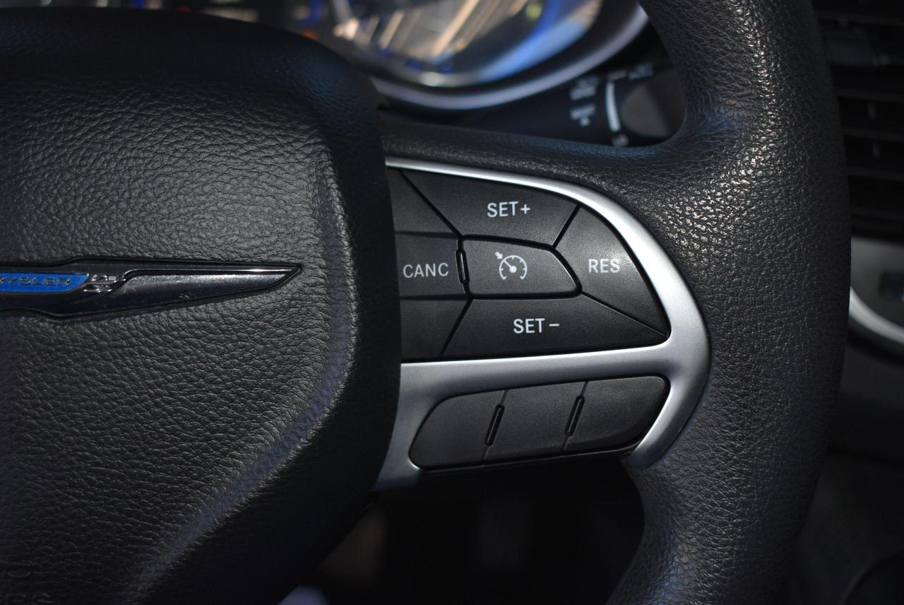 2015 Chrysler 200 LX BLOW OUTPRICE PRICE - Photo #19