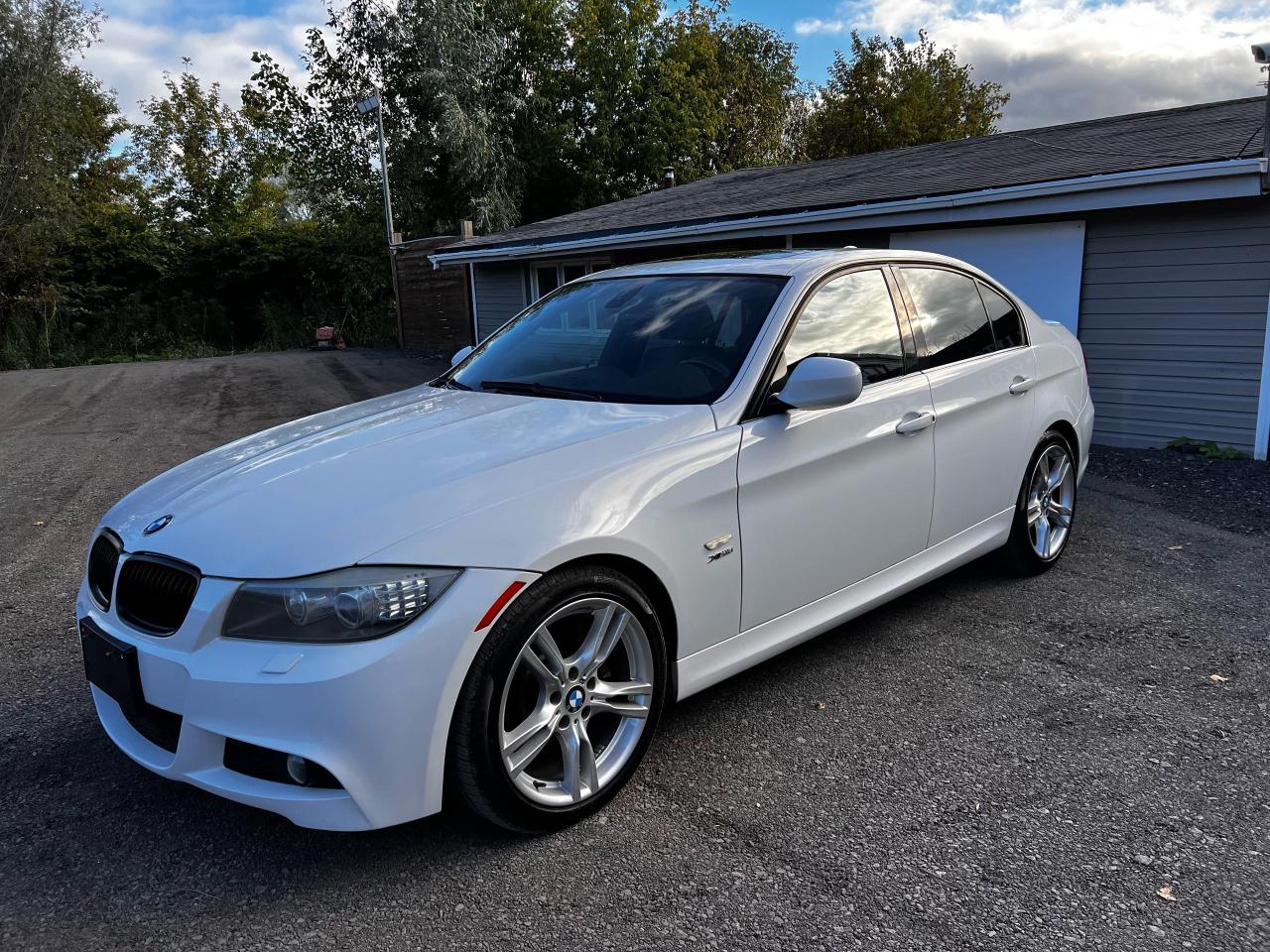 2009 BMW 3 Series 335i xDrive - Photo #3