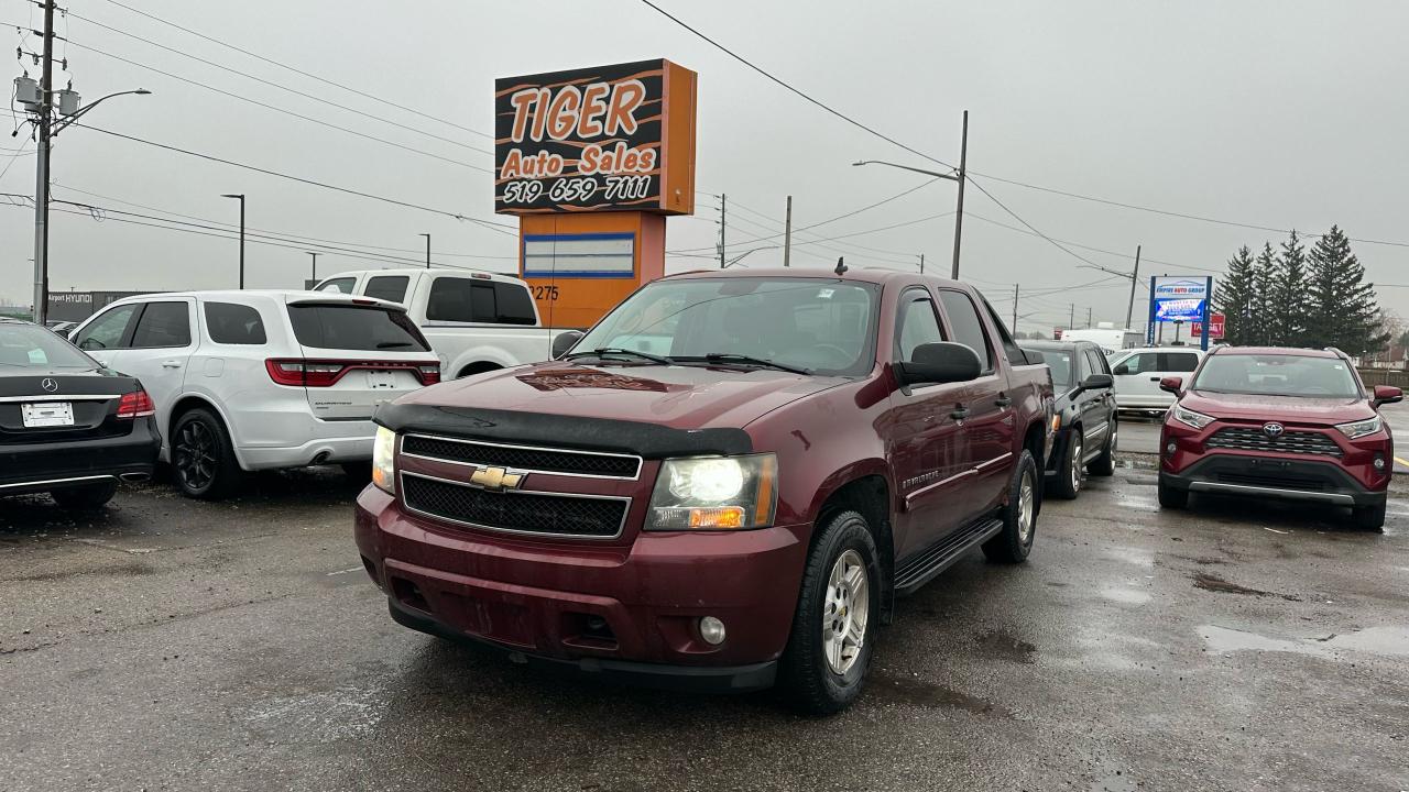 2008 Chevrolet Avalanche LS*CREW CAB*4X4*5.3L V8*TONNEU COVER*AS IS