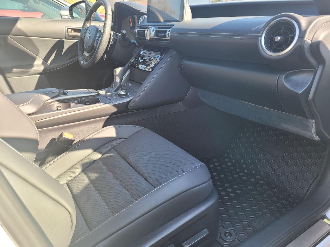 2021 Lexus IS 350 IS 350 AWD-F SPORT- NEW CAR 48 KM -REBUILT TITLE - Photo #15