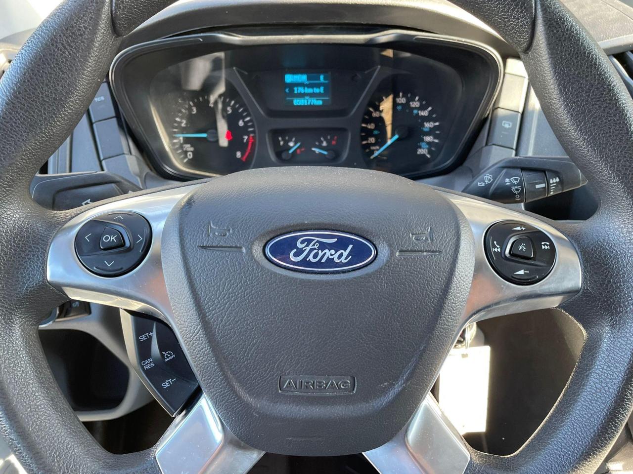 2019 Ford Transit T-250 130" Med Rf 9000  NO ACCIDENT LOW KM Photo2