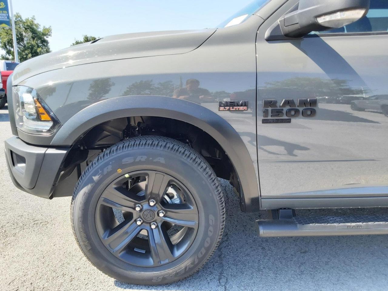 2022 RAM 1500 Classic SLT Photo3