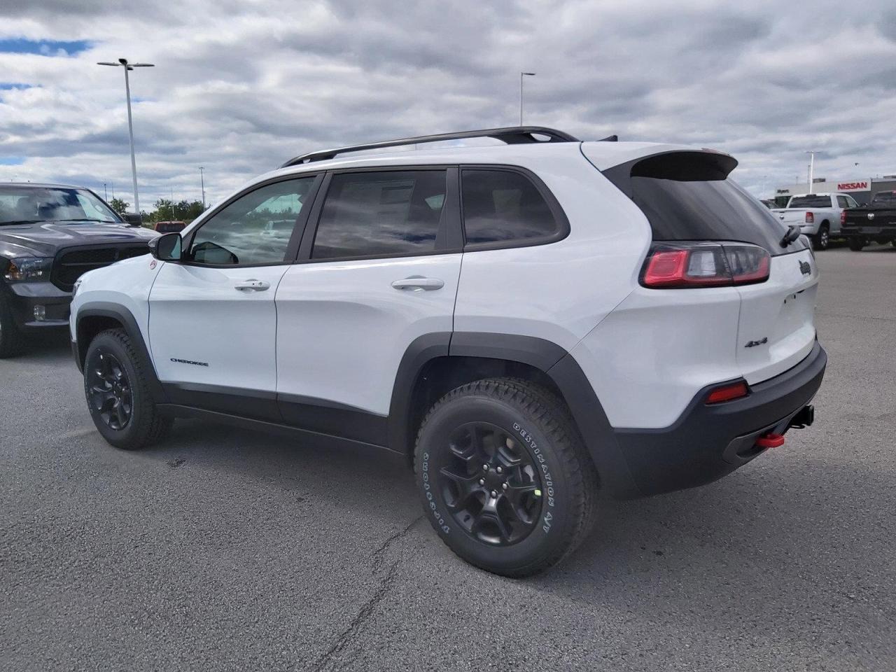 2022 Jeep Cherokee Trailhawk Photo4