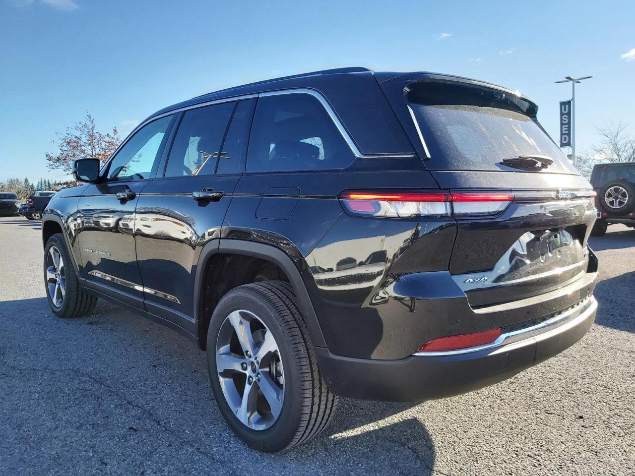 2023 Jeep Grand Cherokee Limited Photo4