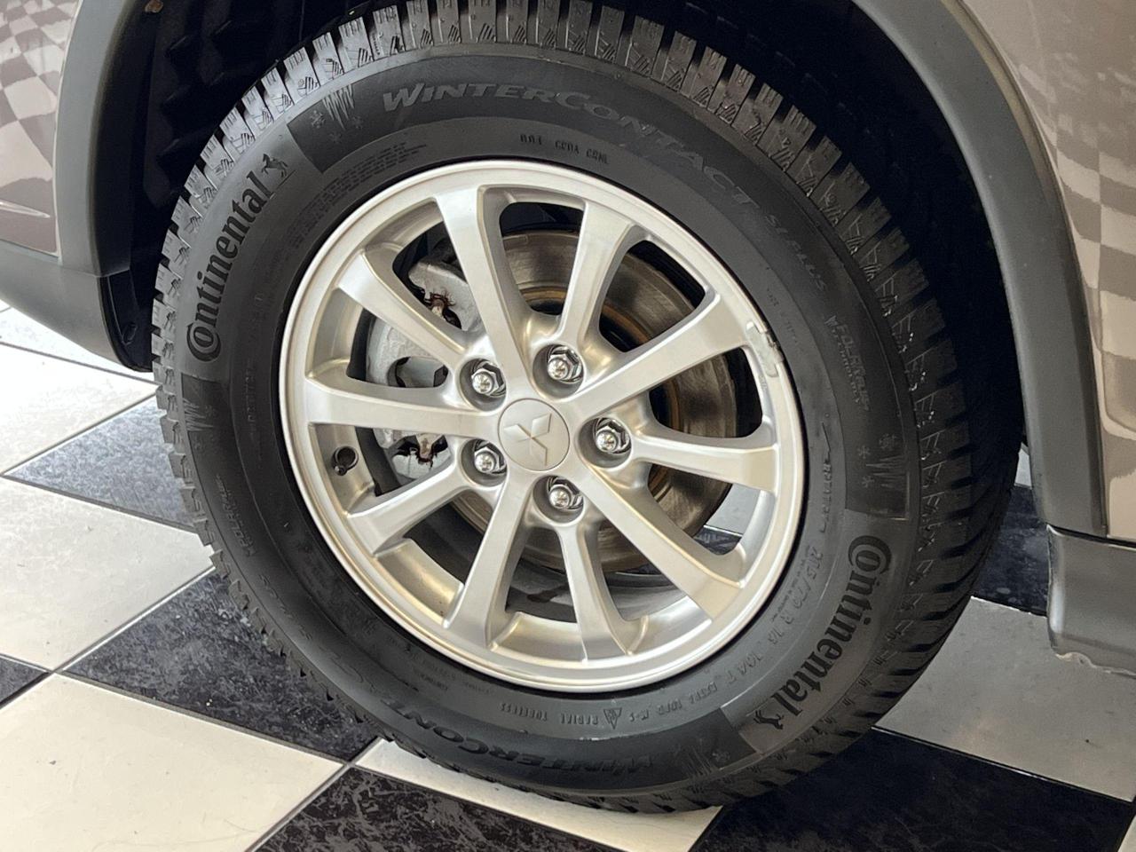 2018 Mitsubishi RVR SE AWC+ApplePlay+New Brakes+CLEAN CARFAX Photo104