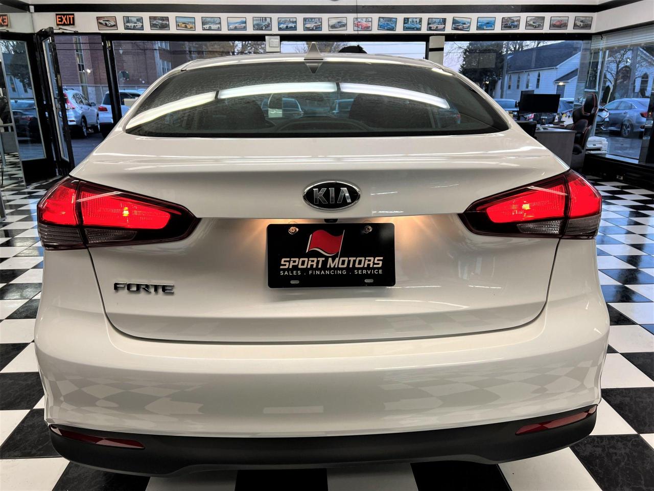 2017 Kia Forte LX+ApplePlay+New Tires+Camera+Heated Seats+A/C - Photo #3