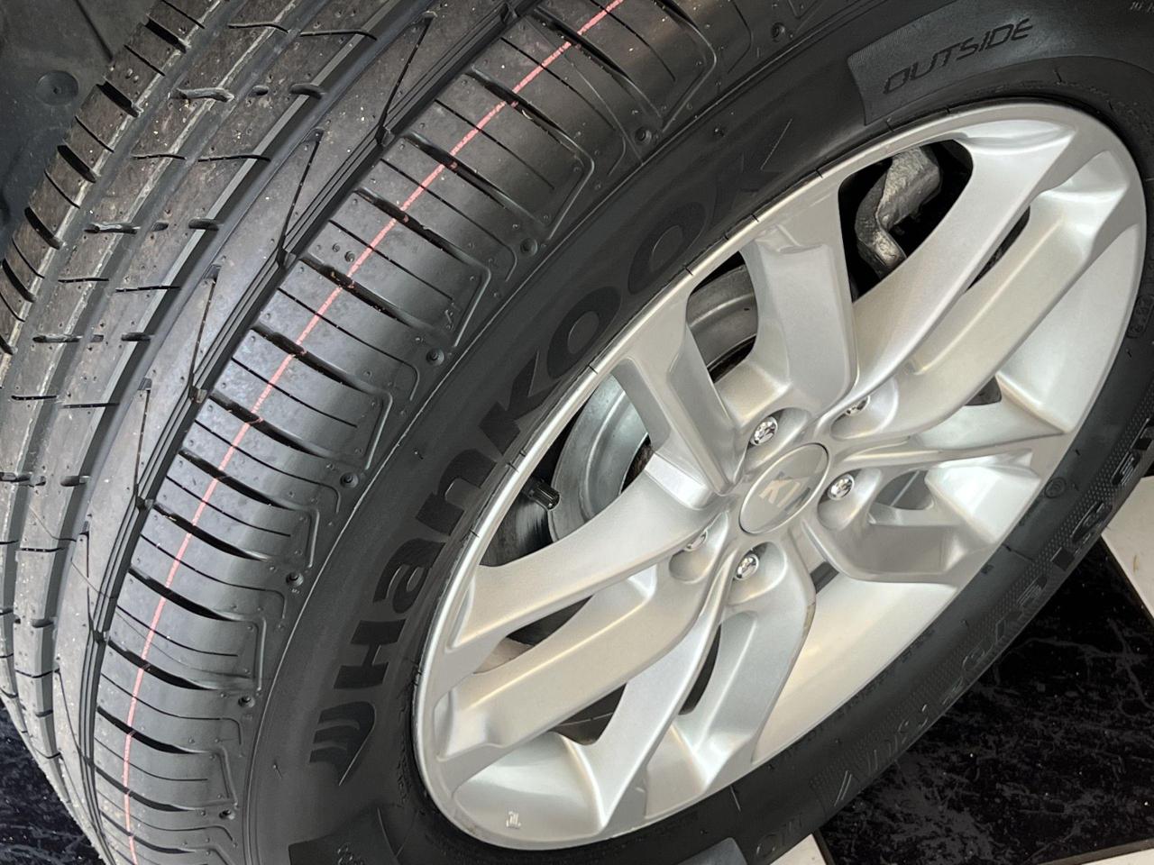 2014 Kia Sorento AWD+New Tires & Brakes+Heated Seats+CLEAN CARFAX - Photo #11