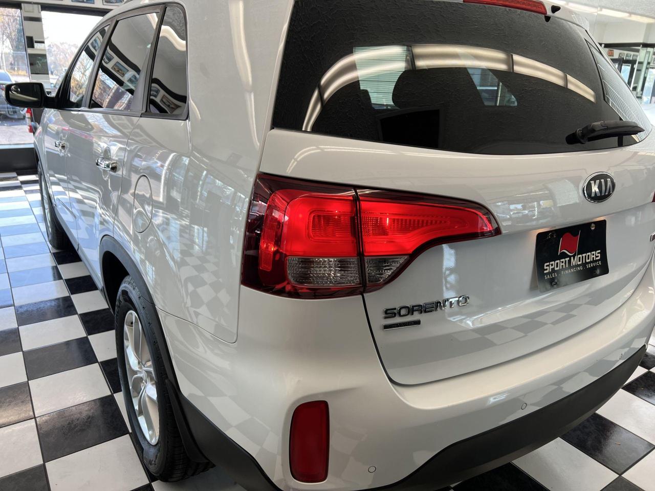 2014 Kia Sorento AWD+New Tires & Brakes+Heated Seats+CLEAN CARFAX - Photo #36