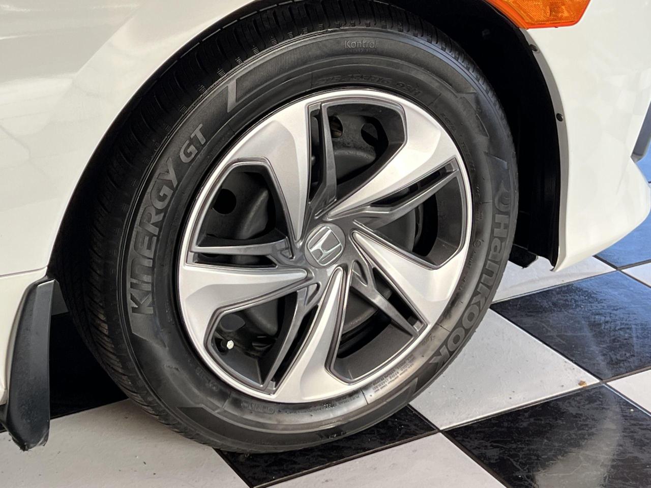 2018 Honda Civic LX+New Brakes+Camera+ApplePlay+CLEAN CARFAX Photo122