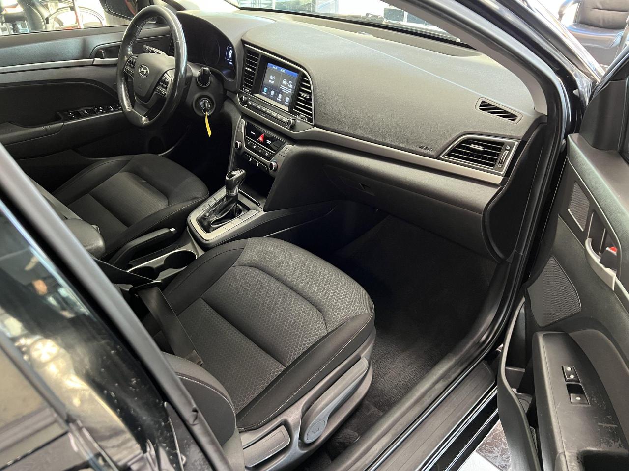 2017 Hyundai Elantra GL+ApplePlay+Camera+Blind Spot+CLEAN CARFAX - Photo #16