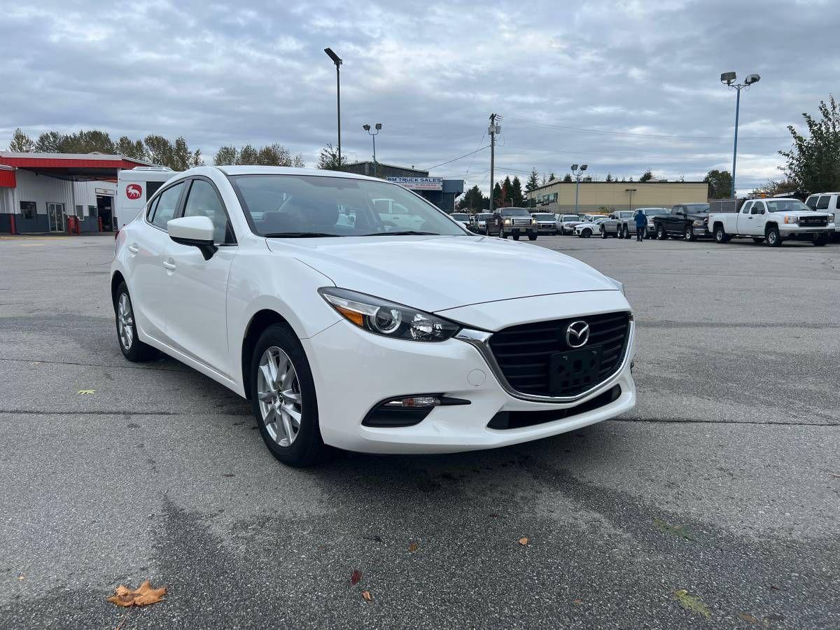 2017 Mazda MAZDA3 4DR SDN AUTO SE - Photo #4