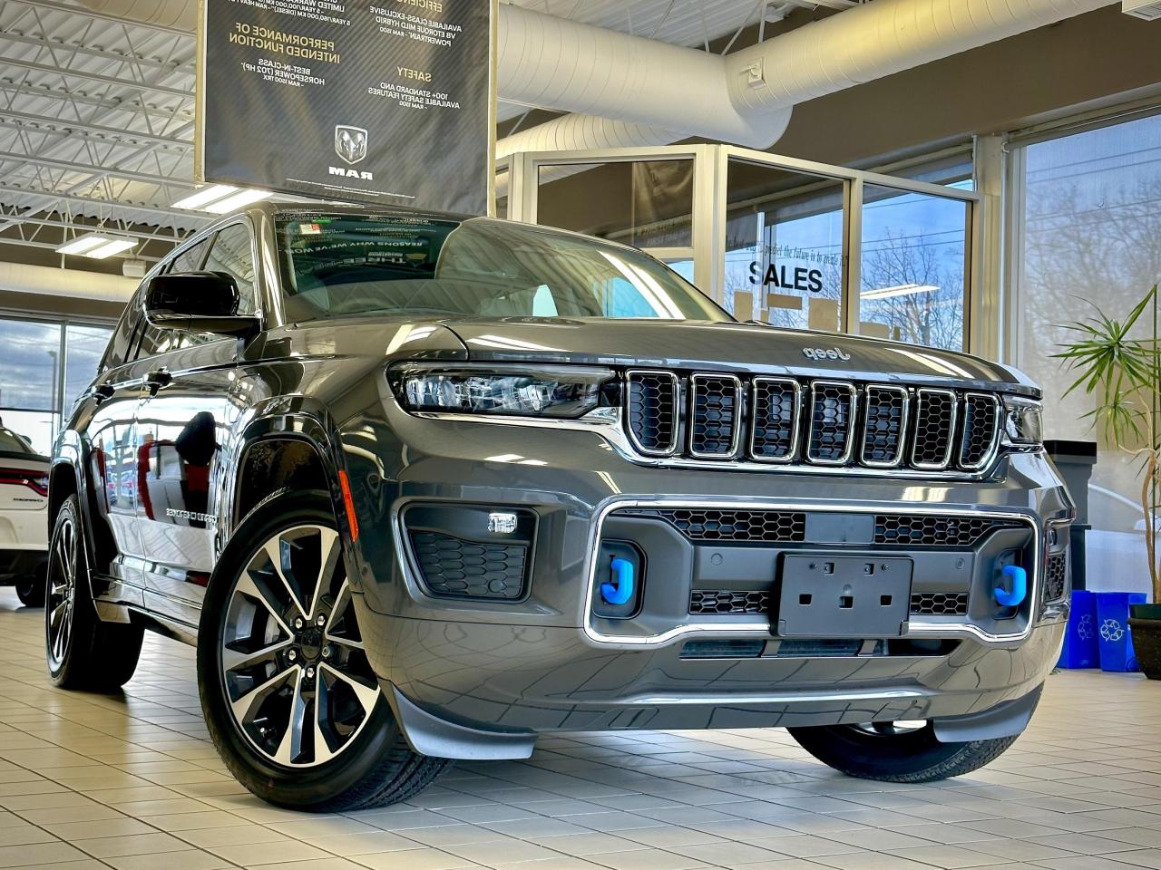 New 2022 Jeep Grand Cherokee 4xe OVERLAND 4X4 | PANO SUNROOF | APPLE CARPLAY | NAV for sale in Waterloo, ON