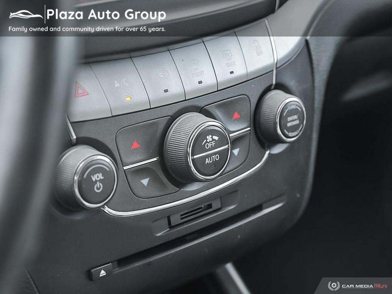 2018 Dodge Journey Crossroad Photo