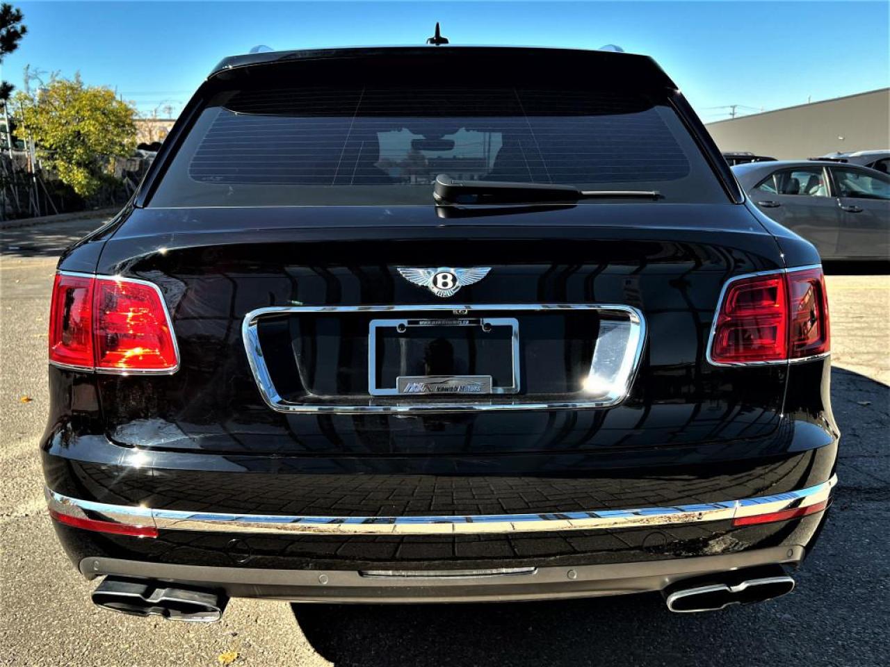 2020 Bentley Bentayga HYBRID|AWD|RED LEATHER INTERIOR|449 HP|PANORAMIC ROOF Photo4