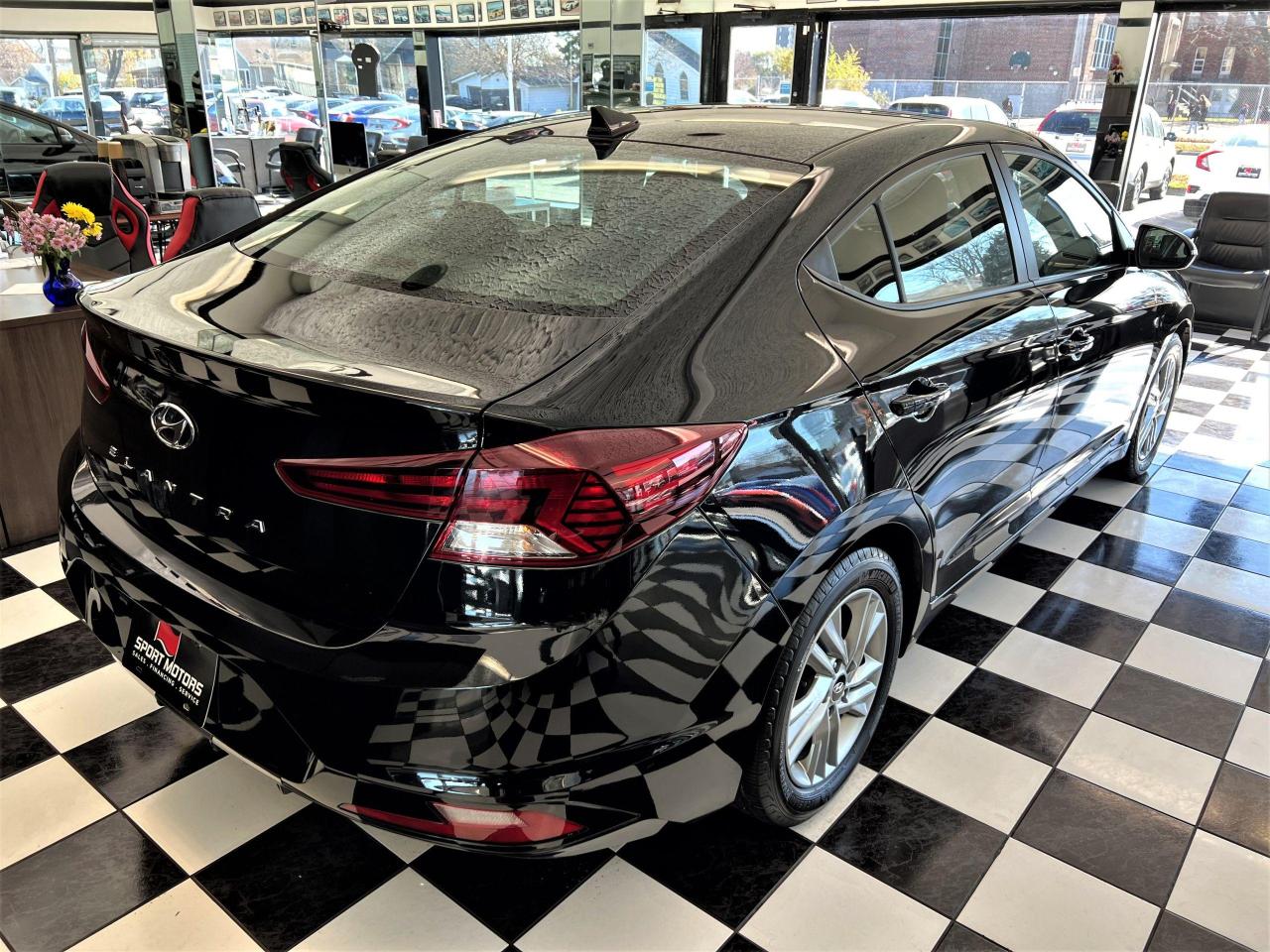 2020 Hyundai Elantra Preferred+ApplePlay+Blind Spot+Camera+CLEAN CARFAX - Photo #4