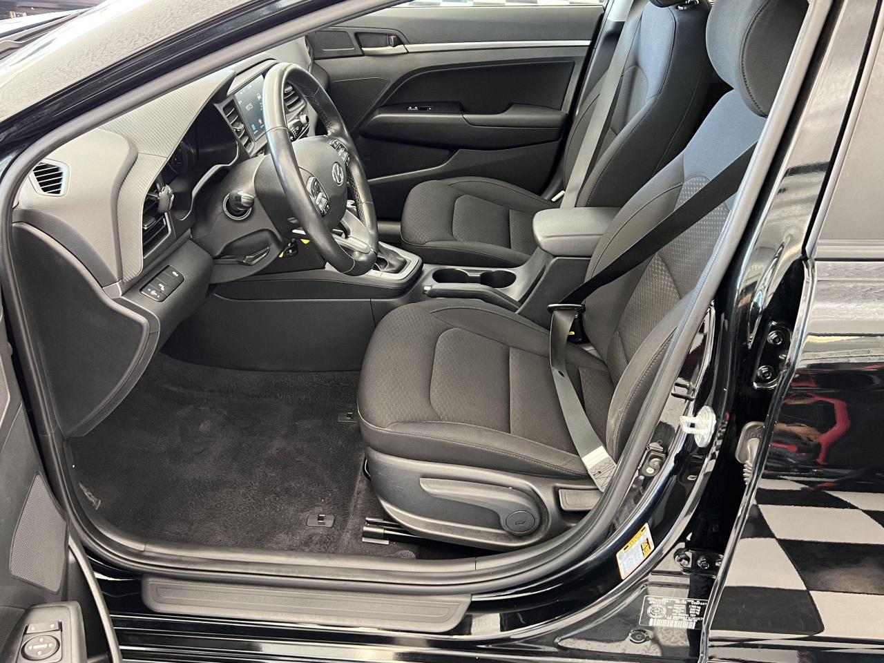 2020 Hyundai Elantra Preferred+ApplePlay+Blind Spot+Camera+CLEAN CARFAX Photo19