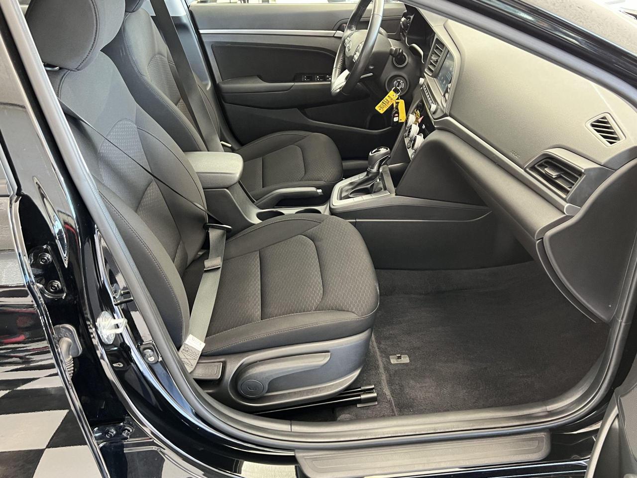 2020 Hyundai Elantra Preferred+ApplePlay+Blind Spot+Camera+CLEAN CARFAX Photo22