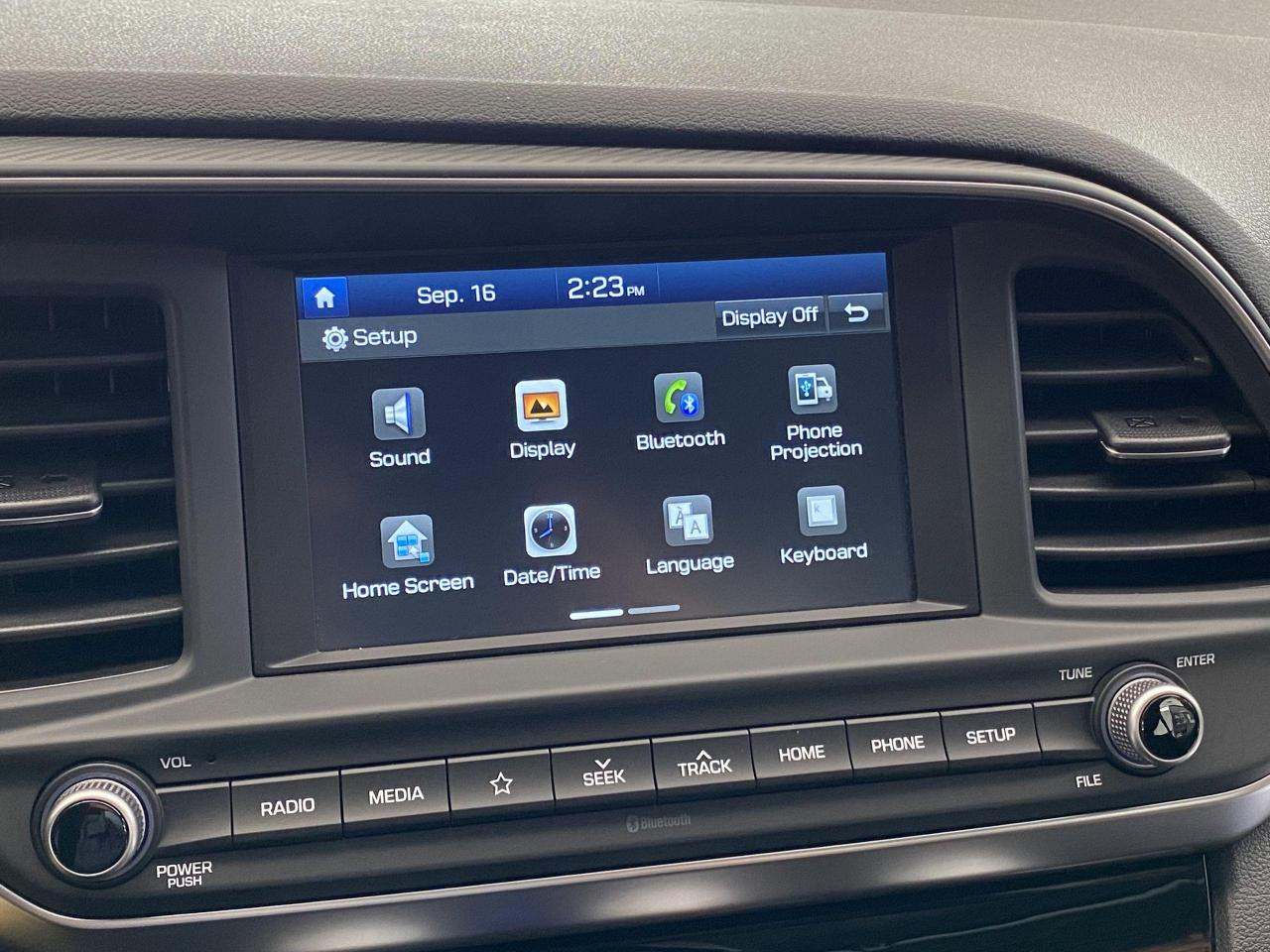 2020 Hyundai Elantra Preferred+ApplePlay+Blind Spot+Camera+CLEAN CARFAX - Photo #30
