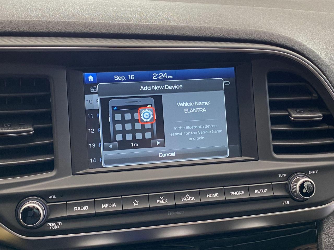 2020 Hyundai Elantra Preferred+ApplePlay+Blind Spot+Camera+CLEAN CARFAX - Photo #33