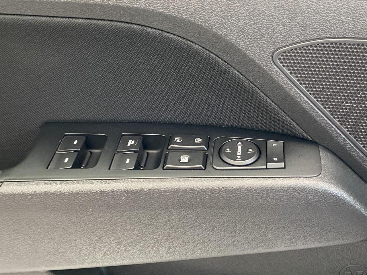 2020 Hyundai Elantra Preferred+ApplePlay+Blind Spot+Camera+CLEAN CARFAX Photo52