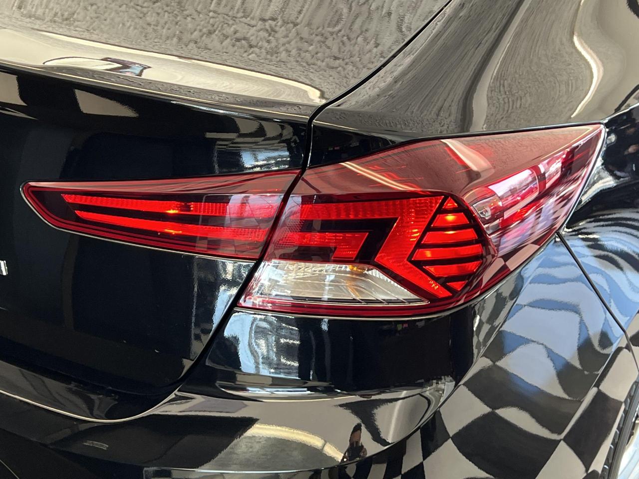 2020 Hyundai Elantra Preferred+ApplePlay+Blind Spot+Camera+CLEAN CARFAX Photo129