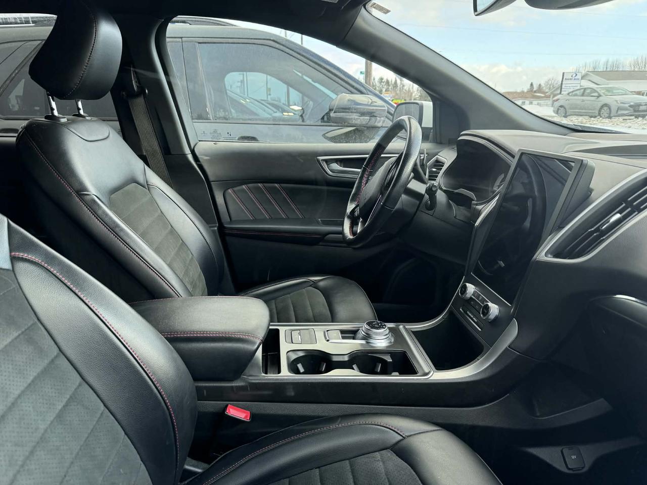 2022 Ford Edge ST Line Photo5